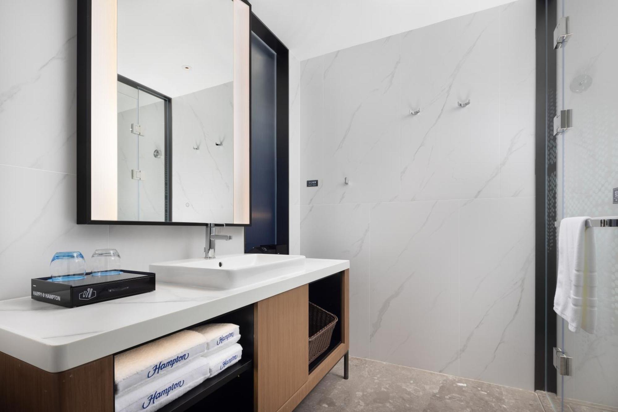 Hampton By Hilton Shenzhen Futian Huaqiangbei Hotel Bagian luar foto